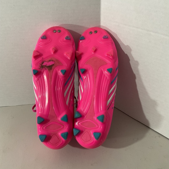 Pink Soccer Cleats Size Youth 3 - Picture 3 of 11